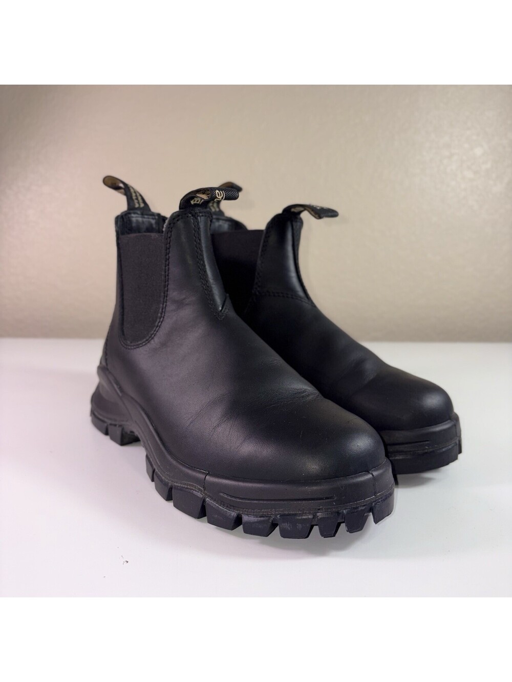 Blundstone Women’s 8 Black Leather Chelsea Boots Lug Sole Ankle Pull On